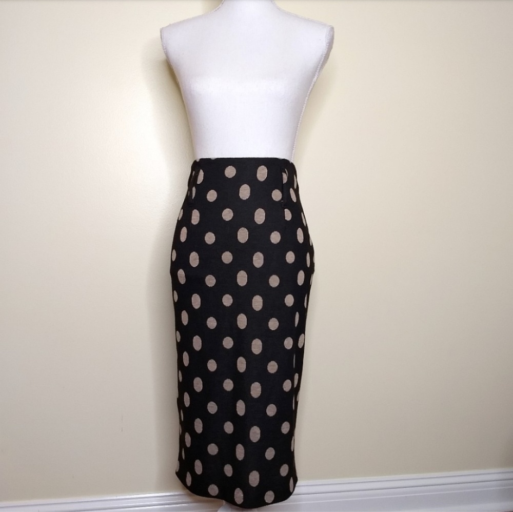 Pin up style polka dot pencil skirt